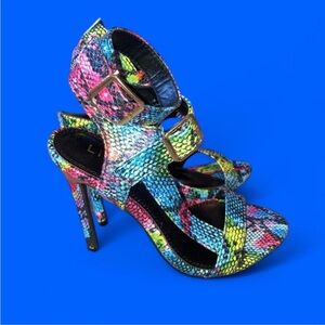 🛍️NWT Liliana Tye dyed snake print heels 5.5